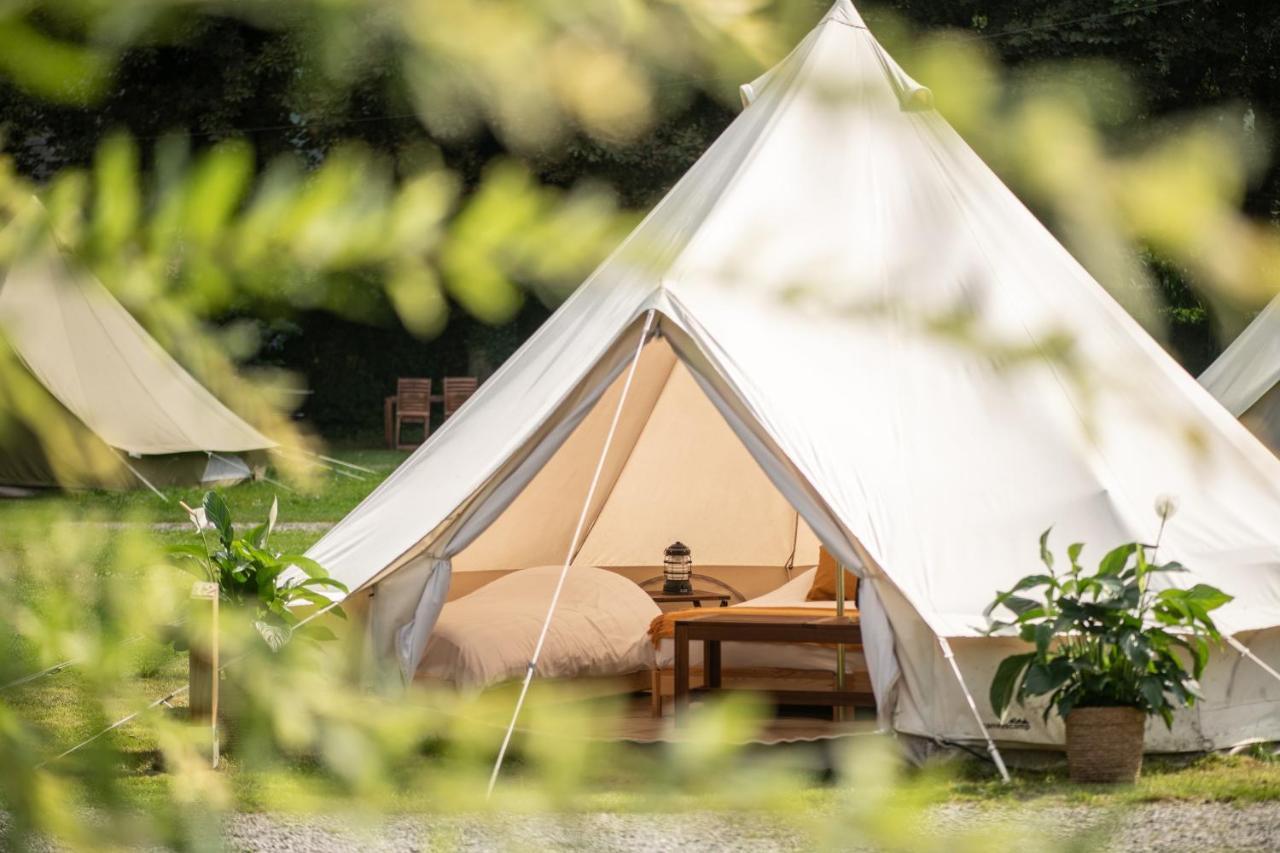 Cocoon Village - Glamping - Domaine Des Grottes De Han 로슈포르 외부 사진