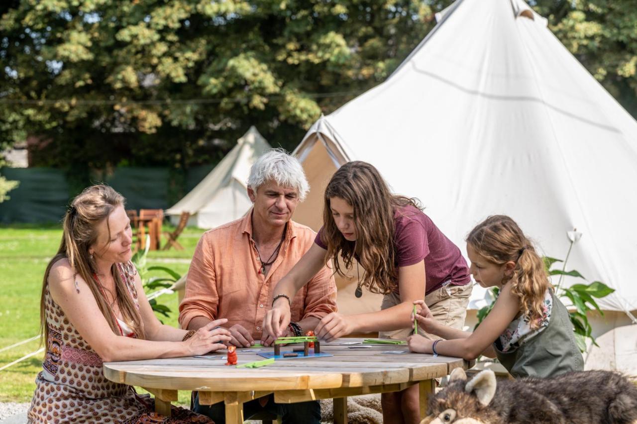 Cocoon Village - Glamping - Domaine Des Grottes De Han 로슈포르 외부 사진